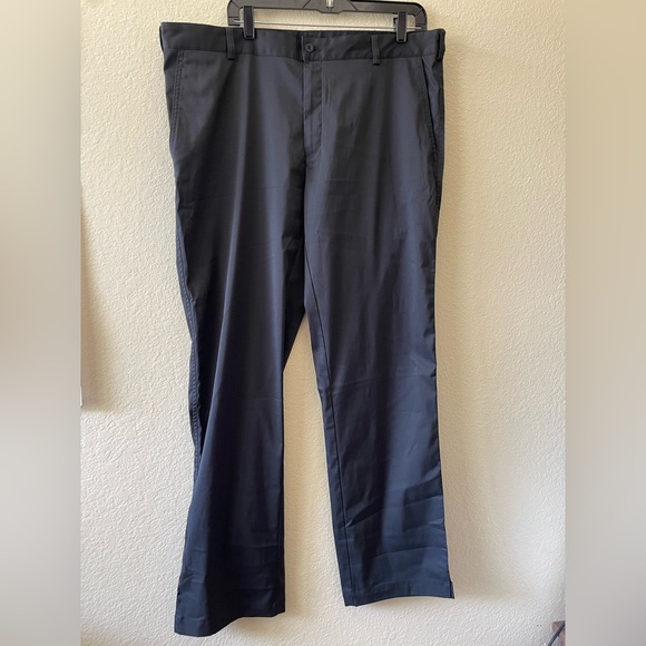 Nike Other - Men’s black Nike golf dri-fit size 38X 34